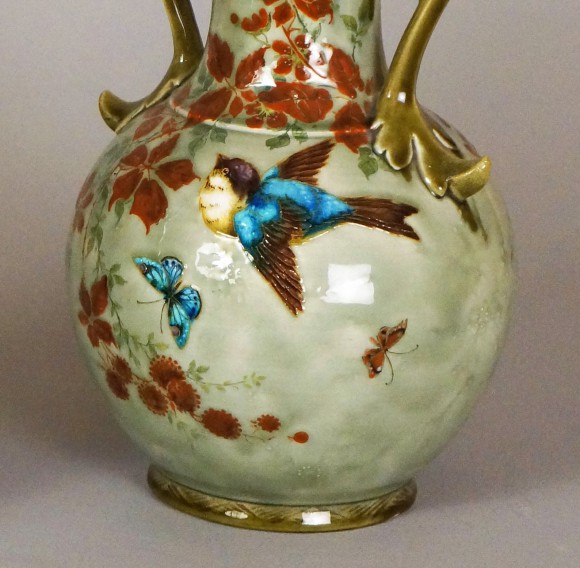 PAIRE DE VASES FOND CÉLADON SIGNES DECK – Image 2