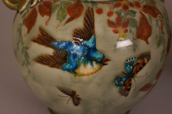 PAIRE DE VASES FOND CÉLADON SIGNES DECK – Image 3