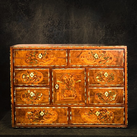 Cabinet Marqueterie Fleurs Et Oiseaux