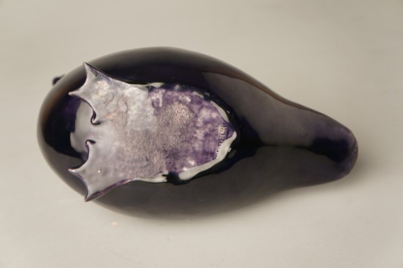 CANARD EN FAIENCE EMAILLEE AUBERGINE SIGNE Th. DEC – Image 3