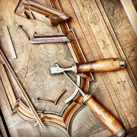 Restauration armoire marquetée Alsace 18 ème – Image 4