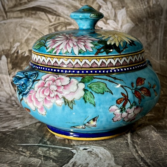 Bonbonnière signée Théodore Deck (1823-1891)