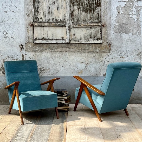 Paire fauteuils vintage vers 1960 velours bleu – Image 3