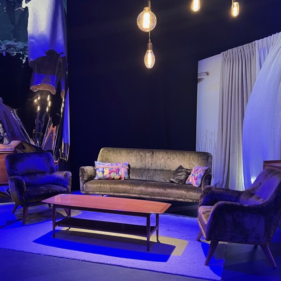 Canapé vintage et 2 fauteuils velours années 1960 – Image 4