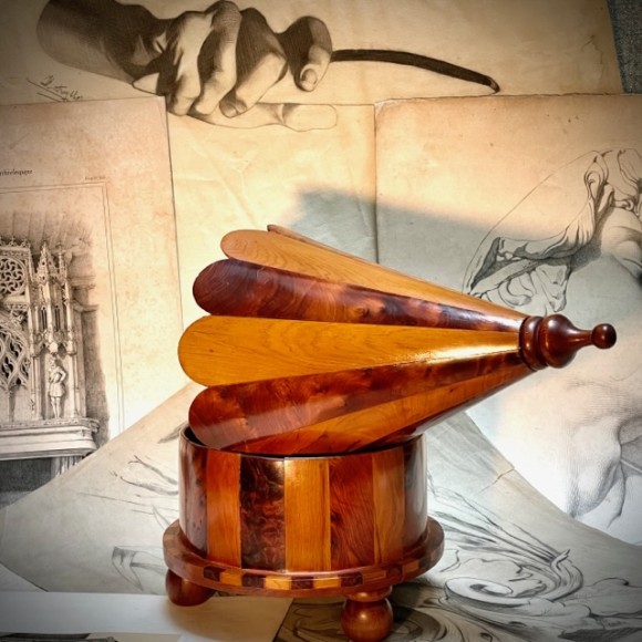 Rare boîte conique XIX ème bois fruitiers – Image 3