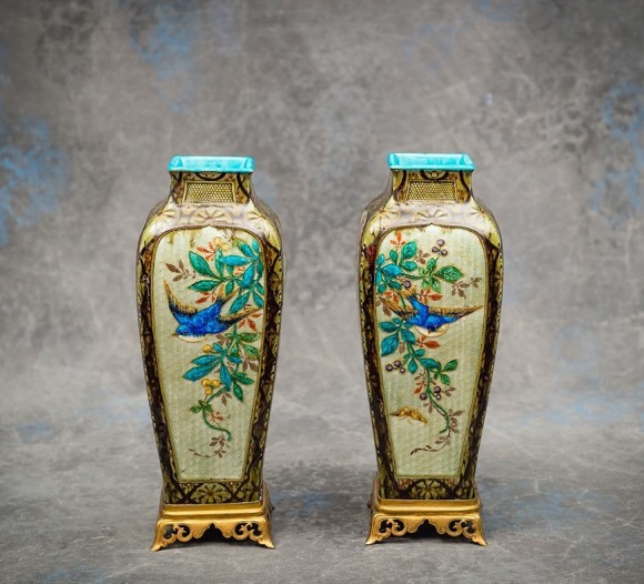 PAIRE DE VASES THEODORE DECK AVEC SOCLE BRONZE – Image 4