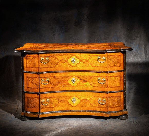 Commode Marquetée de noyer 18 ème – Image 2